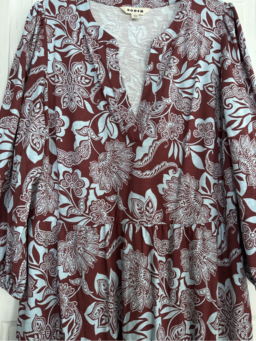 Boden Floral Print Maroon & Light Blue V-Neck Women's Dress - Picture 4 of 5